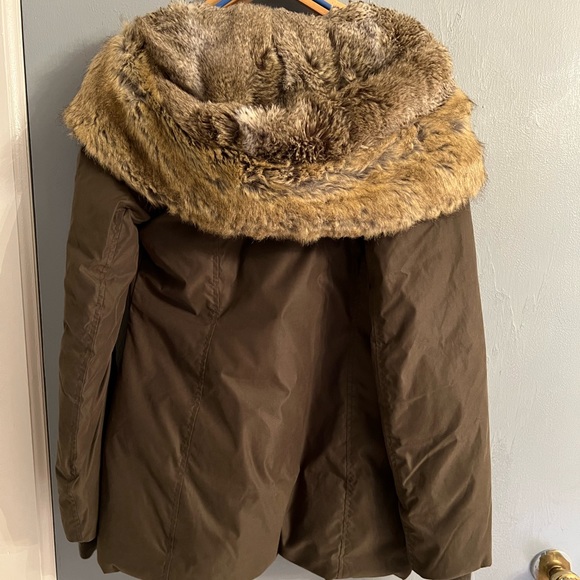Babaton St. Moritz Parka in Size Small Olive/Green - Picture 3 of 4